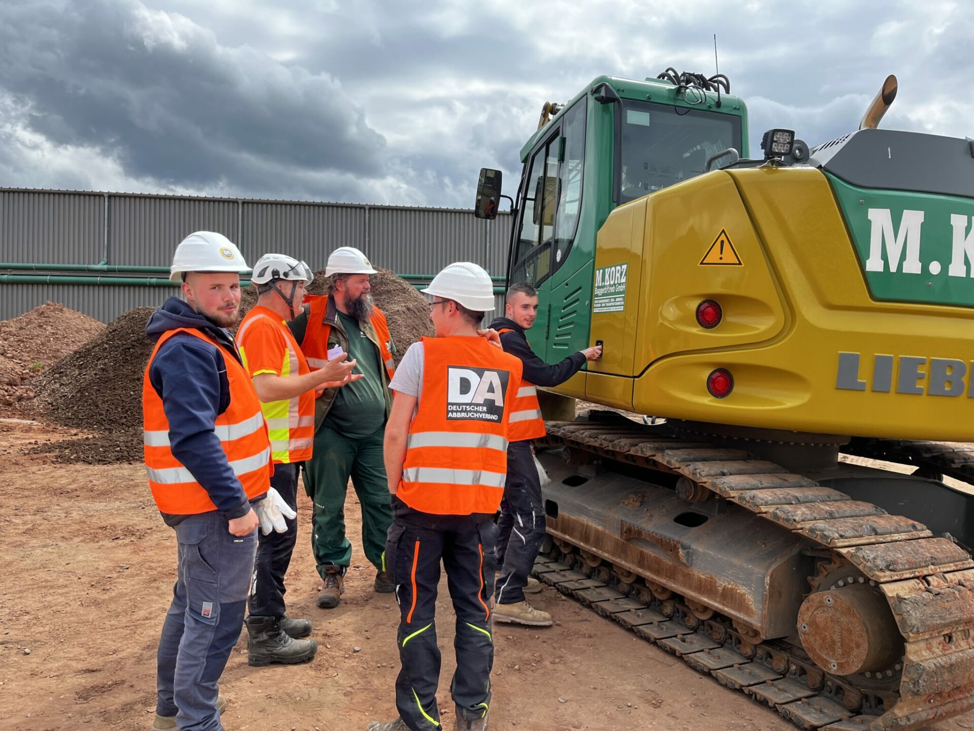 "Certified demolition excavator operator I + II" seminars completed